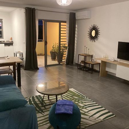 Standing Residence Kumuhei Papeete  Luaran gambar